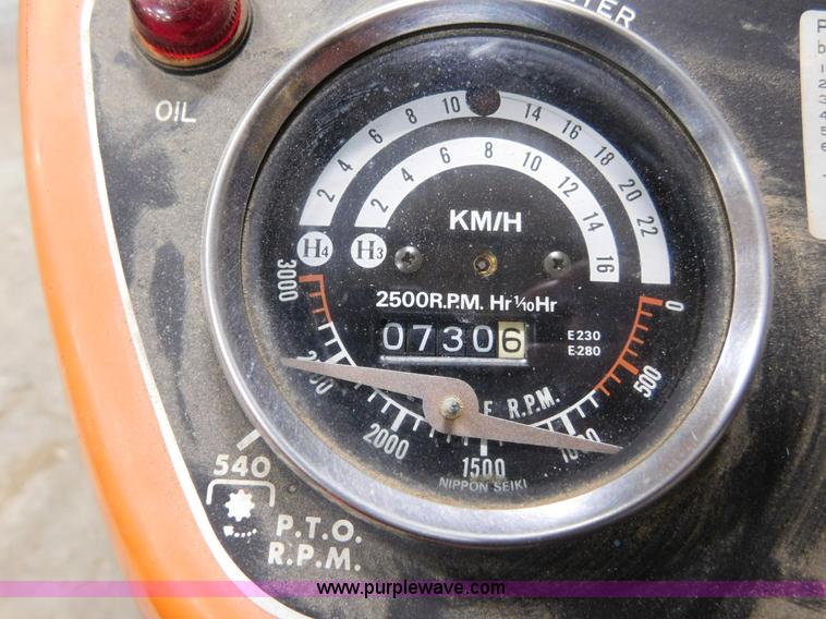 image for item AW9298 1981 Allis Chalmers 5020 tractor