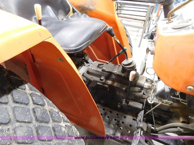 image for item AW9298 1981 Allis Chalmers 5020 tractor