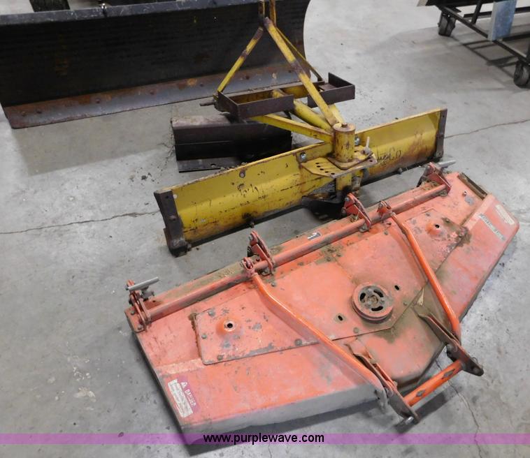 image for item AW9298 1981 Allis Chalmers 5020 tractor