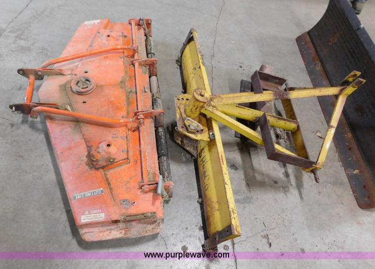 image for item AW9298 1981 Allis Chalmers 5020 tractor