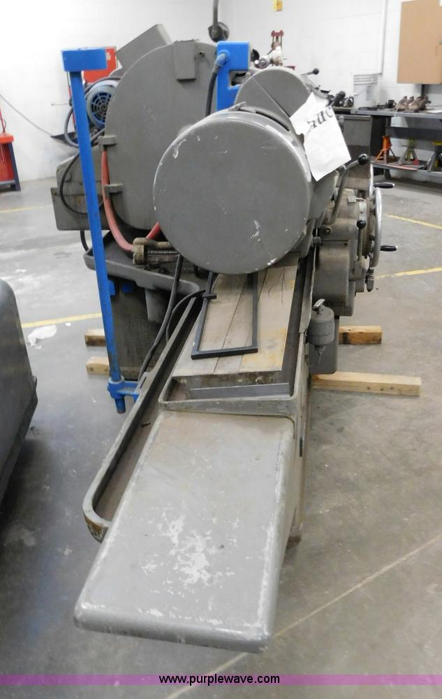 image for item AW9301 Berco RTM260A crank shaft grinder