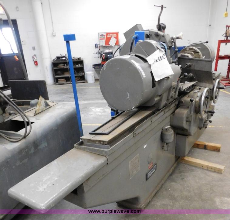 image for item AW9301 Berco RTM260A crank shaft grinder