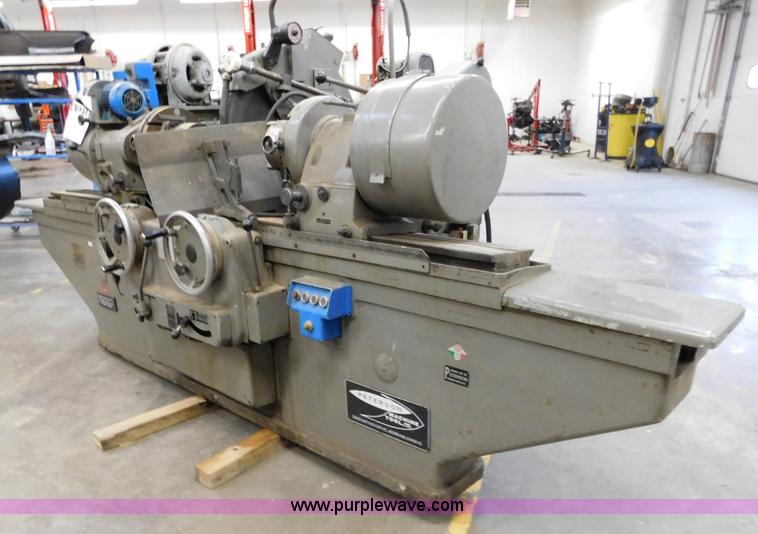 image for item AW9301 Berco RTM260A crank shaft grinder