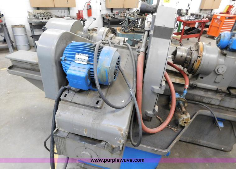 image for item AW9301 Berco RTM260A crank shaft grinder