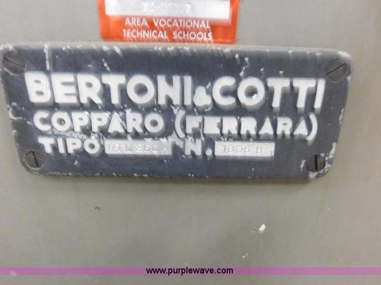 image for item AW9301 Berco RTM260A crank shaft grinder