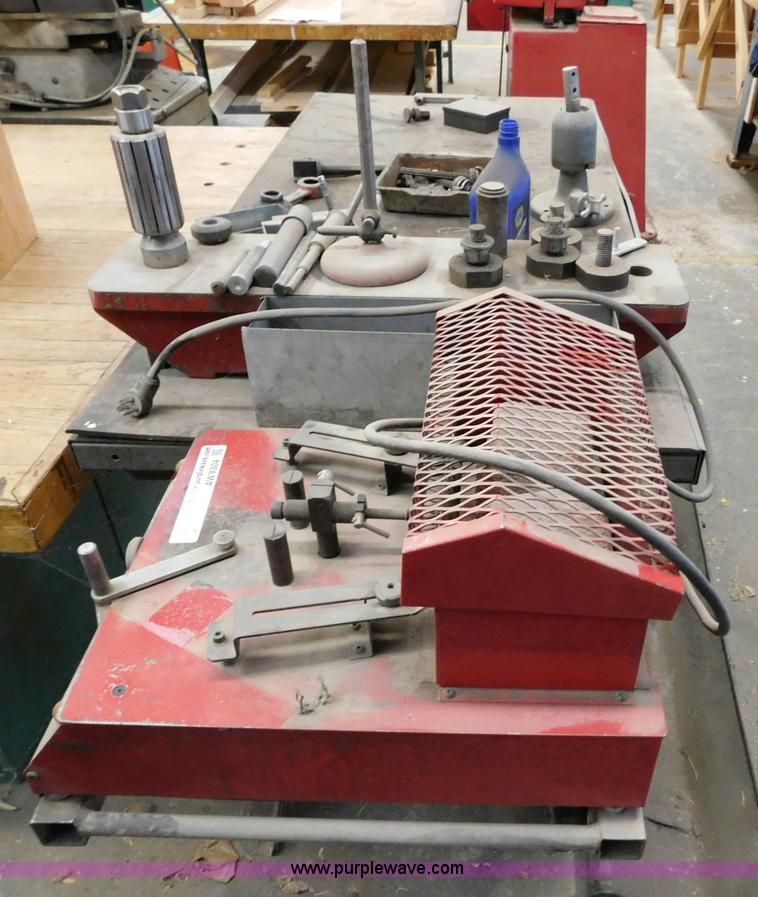 image for item AW9304 Piston rod straightner table