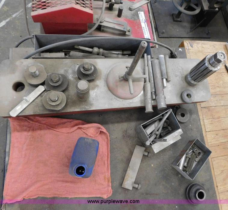 image for item AW9304 Piston rod straightner table