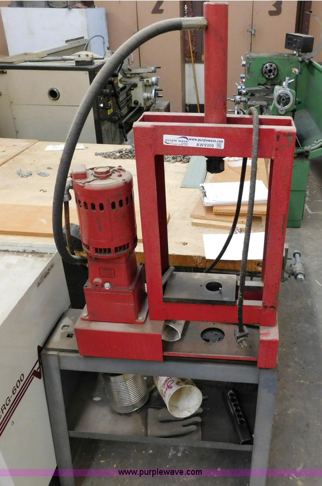 image for item AW9309 Sunnen BP-10 piston press