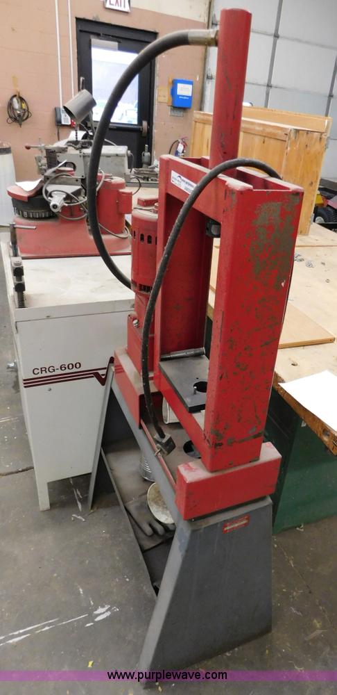 image for item AW9309 Sunnen BP-10 piston press