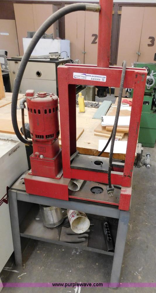 image for item AW9309 Sunnen BP-10 piston press