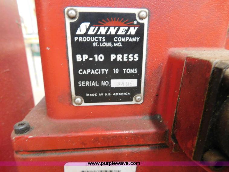 image for item AW9309 Sunnen BP-10 piston press