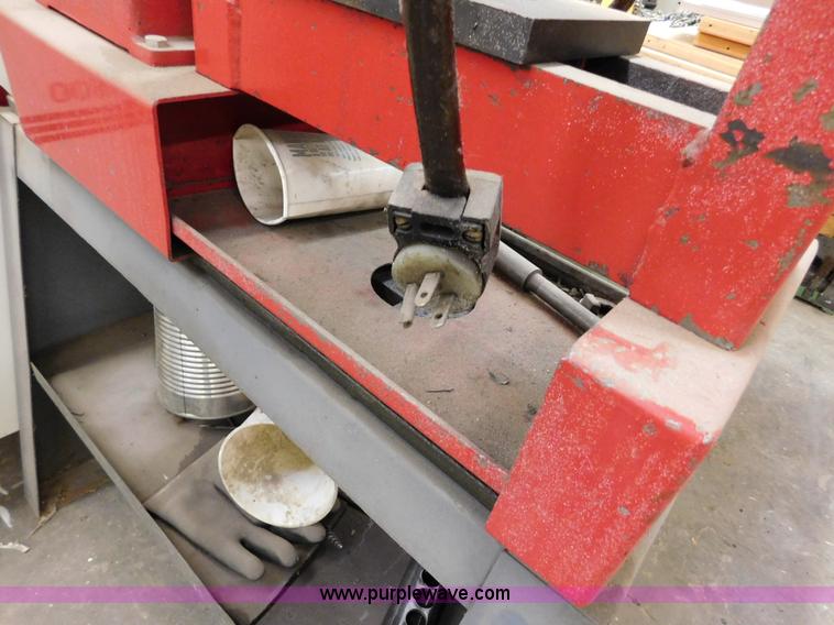 image for item AW9309 Sunnen BP-10 piston press