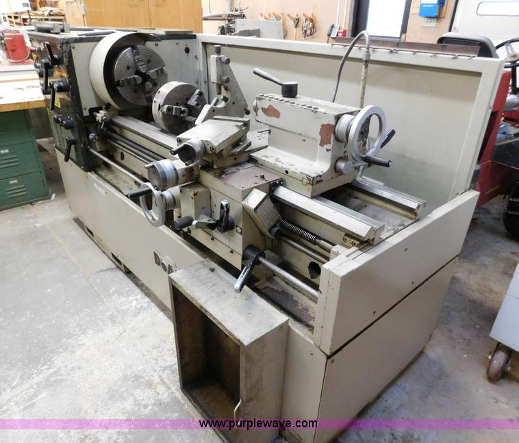 image for item AW9310 Doall Doall16 engine lathe