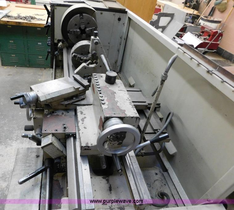 image for item AW9310 Doall Doall16 engine lathe