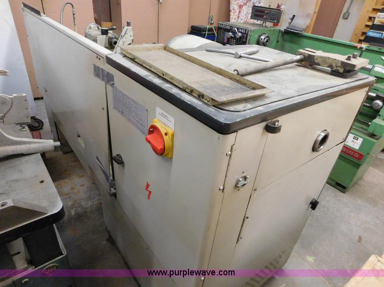 image for item AW9310 Doall Doall16 engine lathe