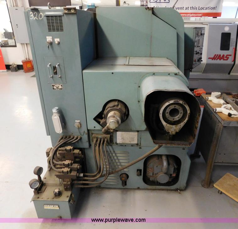 image for item AW9314 1981 Mori Seiki SL-2 lathe