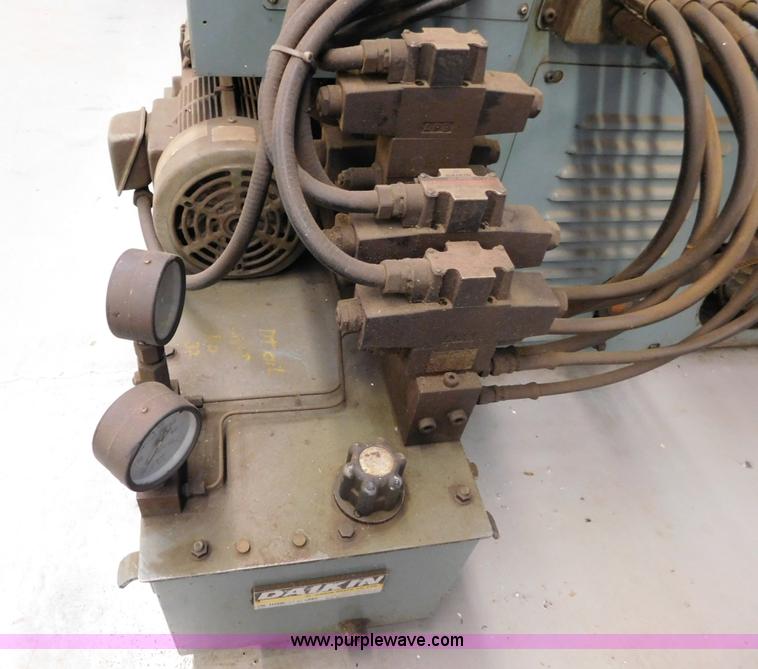 image for item AW9314 1981 Mori Seiki SL-2 lathe