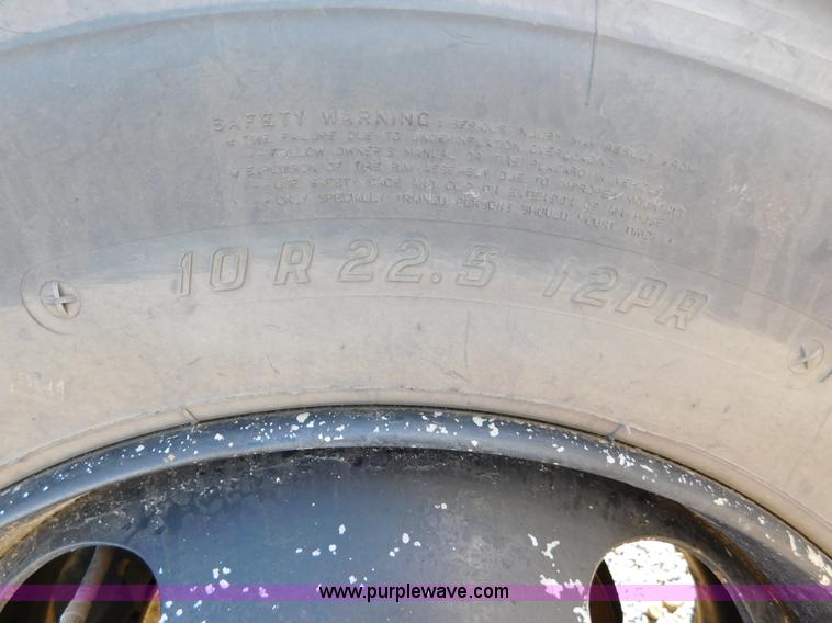 image for item AW9373 1999 Chevrolet Blue Bird CV200C bus