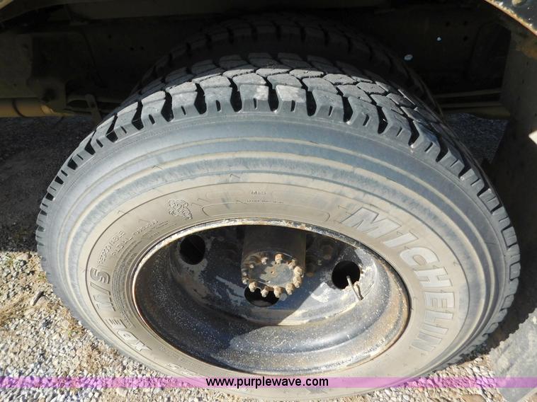 image for item AW9373 1999 Chevrolet Blue Bird CV200C bus