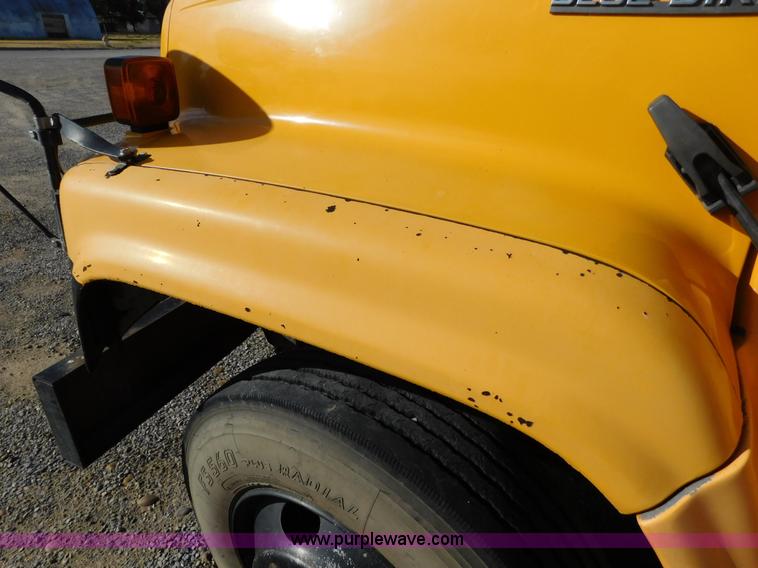 image for item AW9373 1999 Chevrolet Blue Bird CV200C bus
