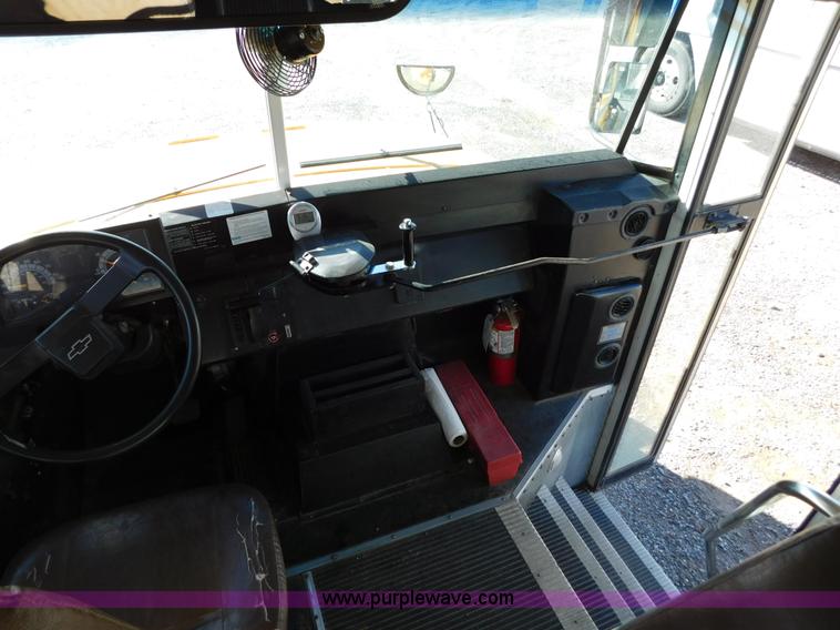 image for item AW9373 1999 Chevrolet Blue Bird CV200C bus