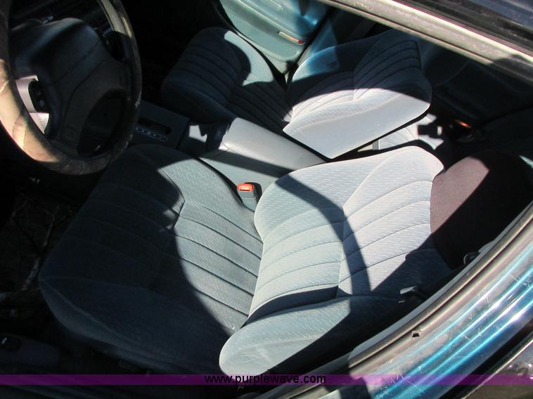 image for item BB9025 1995 Chrysler Concorde