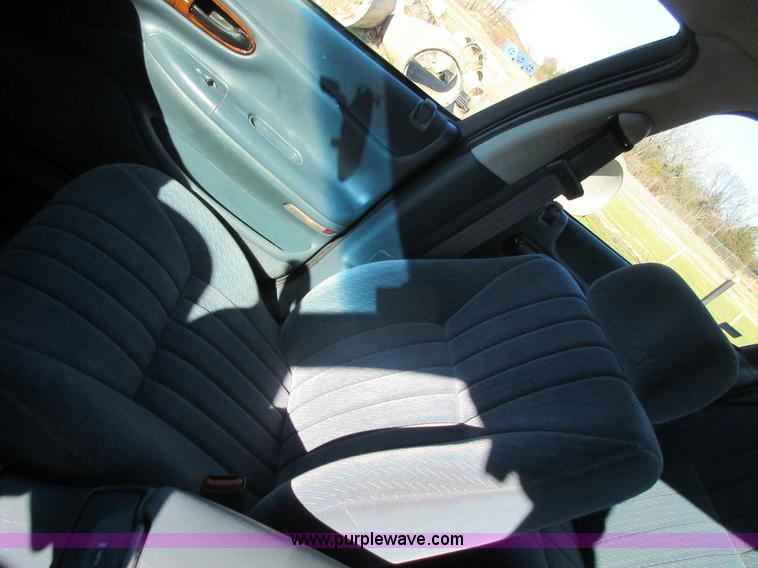 image for item BB9025 1995 Chrysler Concorde