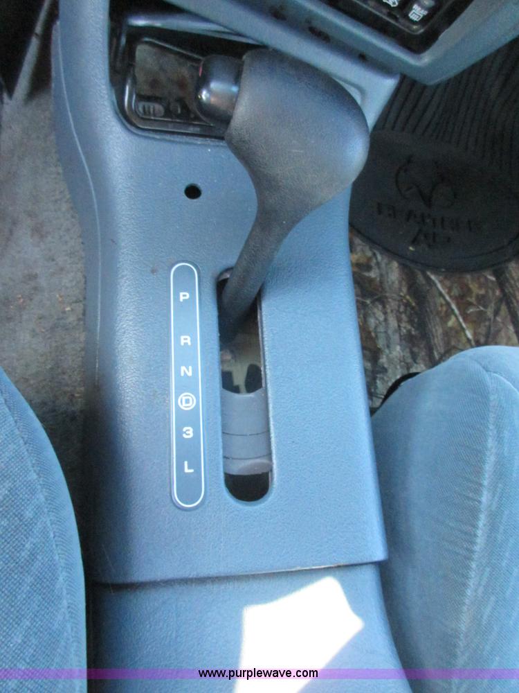 image for item BB9025 1995 Chrysler Concorde