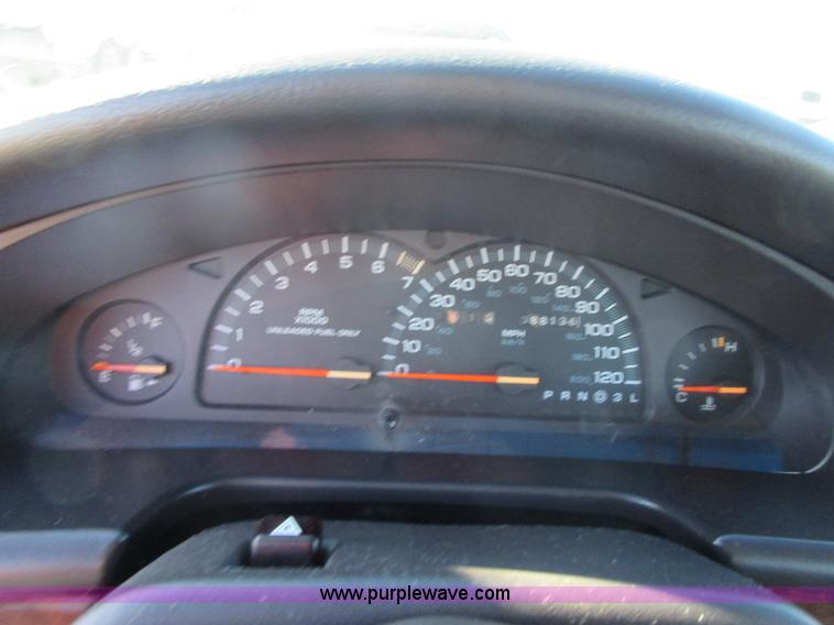 image for item BB9025 1995 Chrysler Concorde