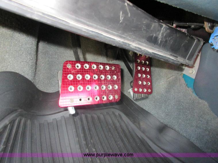 image for item BB9025 1995 Chrysler Concorde