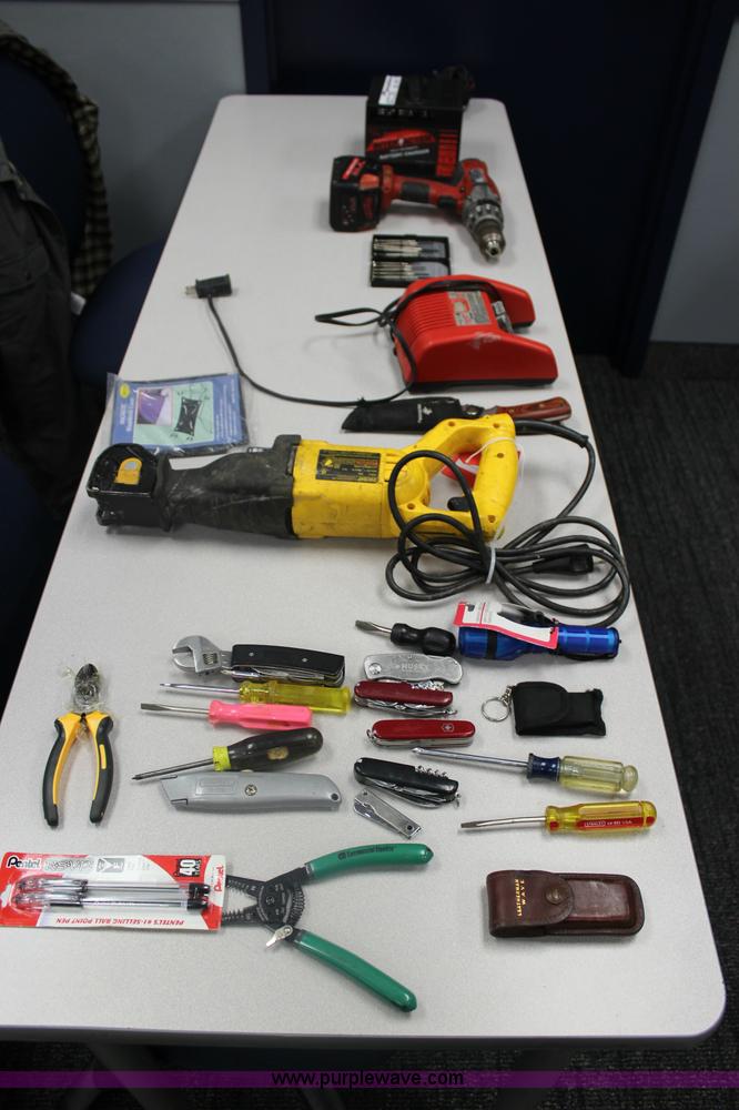 image for item BL9341 Assorted tools