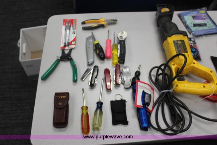 image for item BL9341 Assorted tools