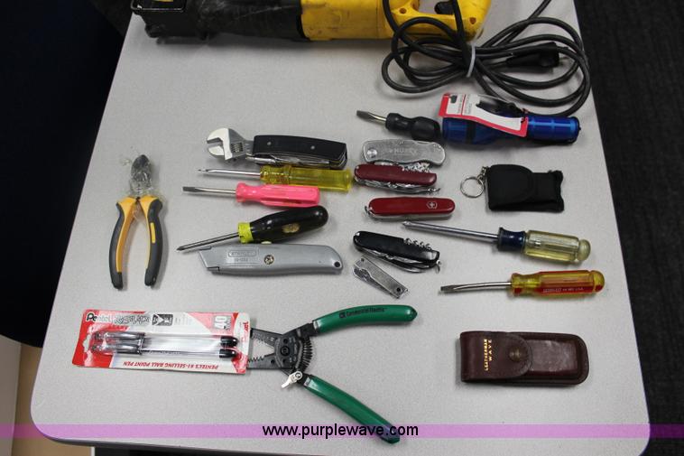 image for item BL9341 Assorted tools