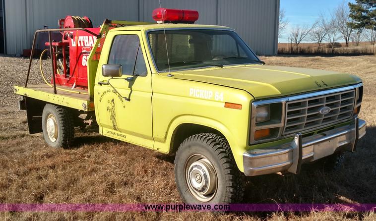 image for item BR9384 1984 Ford F250 fire truck