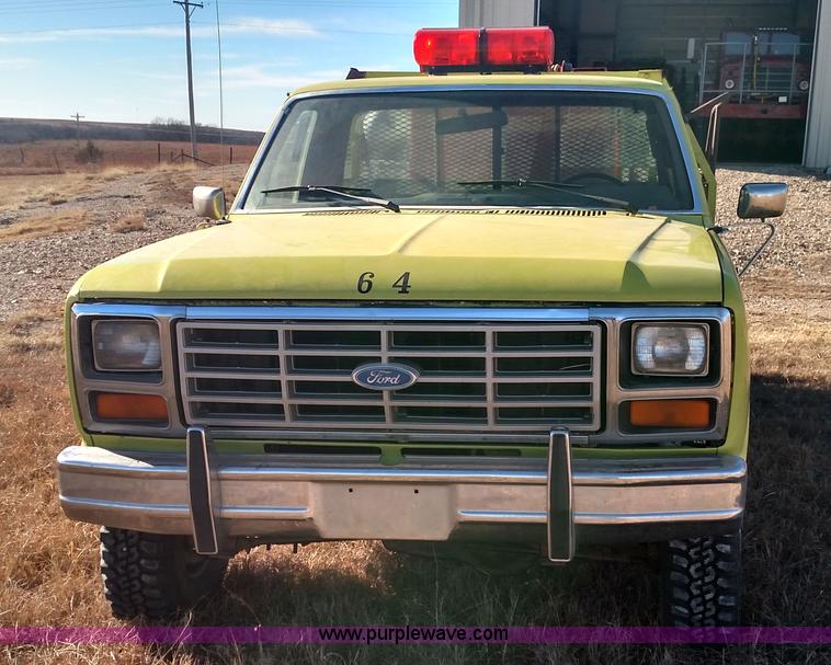 image for item BR9384 1984 Ford F250 fire truck