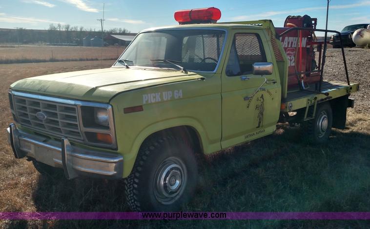 image for item BR9384 1984 Ford F250 fire truck