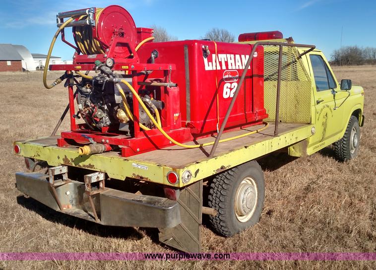 image for item BR9384 1984 Ford F250 fire truck