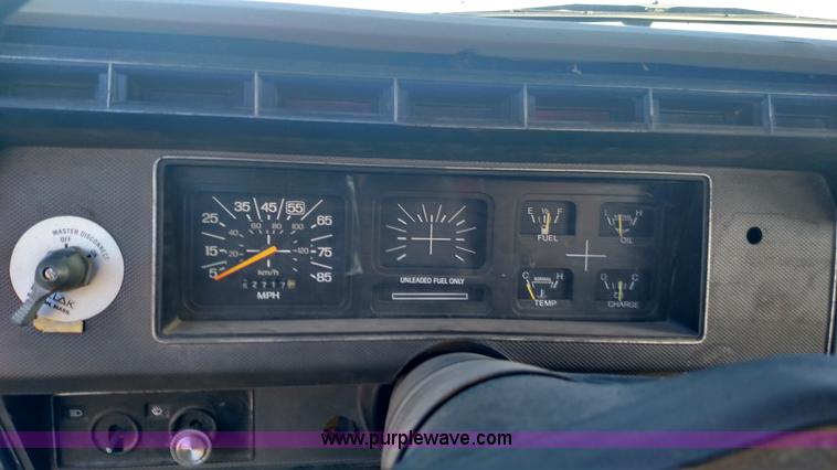 image for item BR9384 1984 Ford F250 fire truck