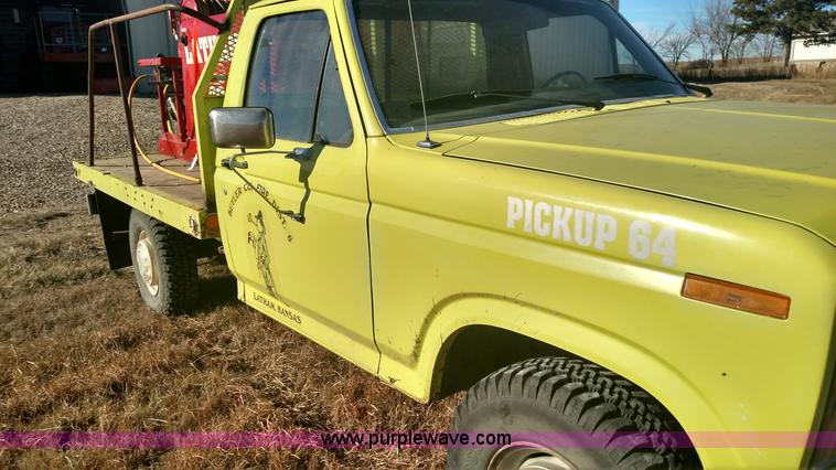 image for item BR9384 1984 Ford F250 fire truck