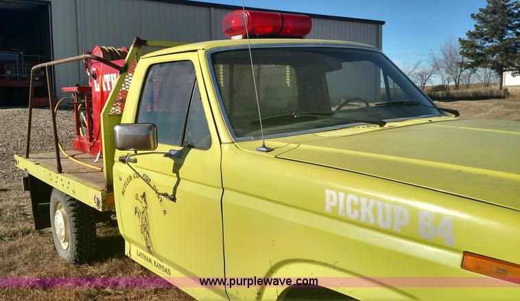 image for item BR9384 1984 Ford F250 fire truck