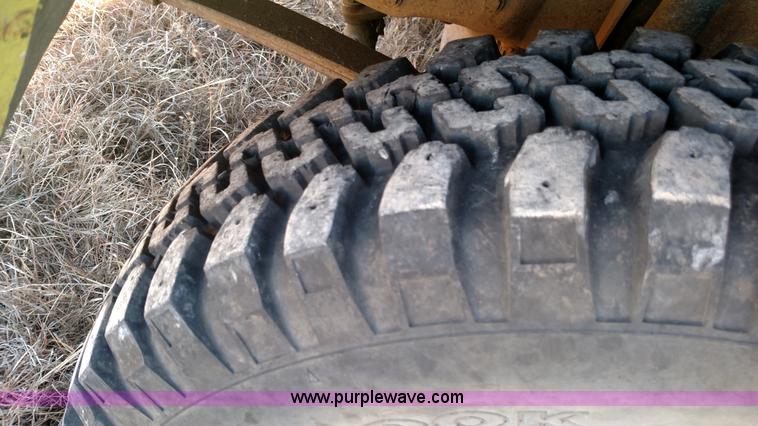 image for item BR9384 1984 Ford F250 fire truck