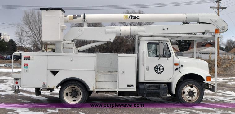 image for item G7044 1993 International 4600 service truck