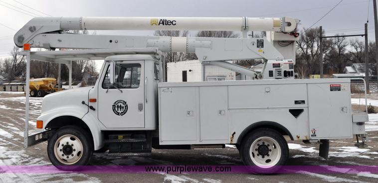 image for item G7044 1993 International 4600 service truck