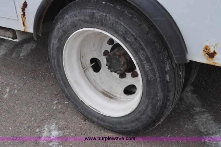 image for item G7044 1993 International 4600 service truck