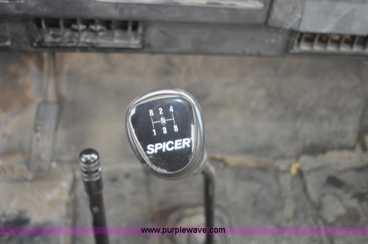 image for item G7044 1993 International 4600 service truck