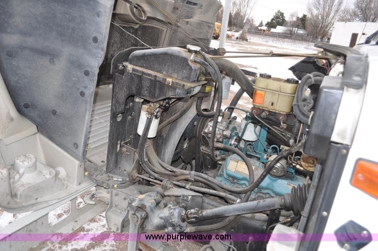 image for item G7044 1993 International 4600 service truck