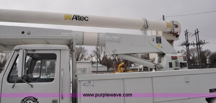 image for item G7044 1993 International 4600 service truck