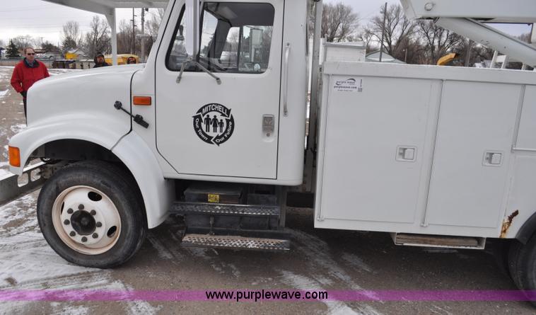 image for item G7044 1993 International 4600 service truck