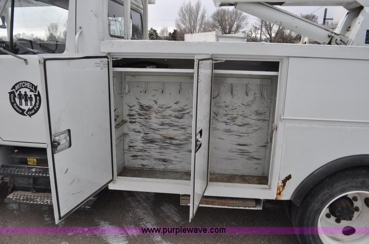 image for item G7044 1993 International 4600 service truck