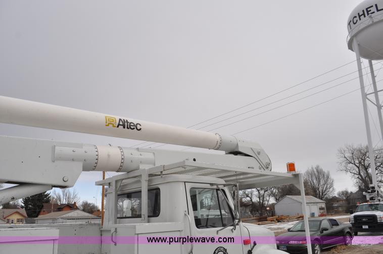 image for item G7044 1993 International 4600 service truck